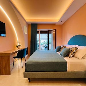 Yourhome - Lucrezia Suites